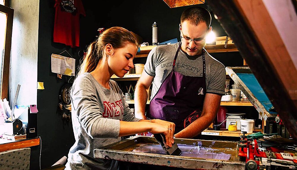 Young Ukrainians support each other in a youth project organised by STAN. 