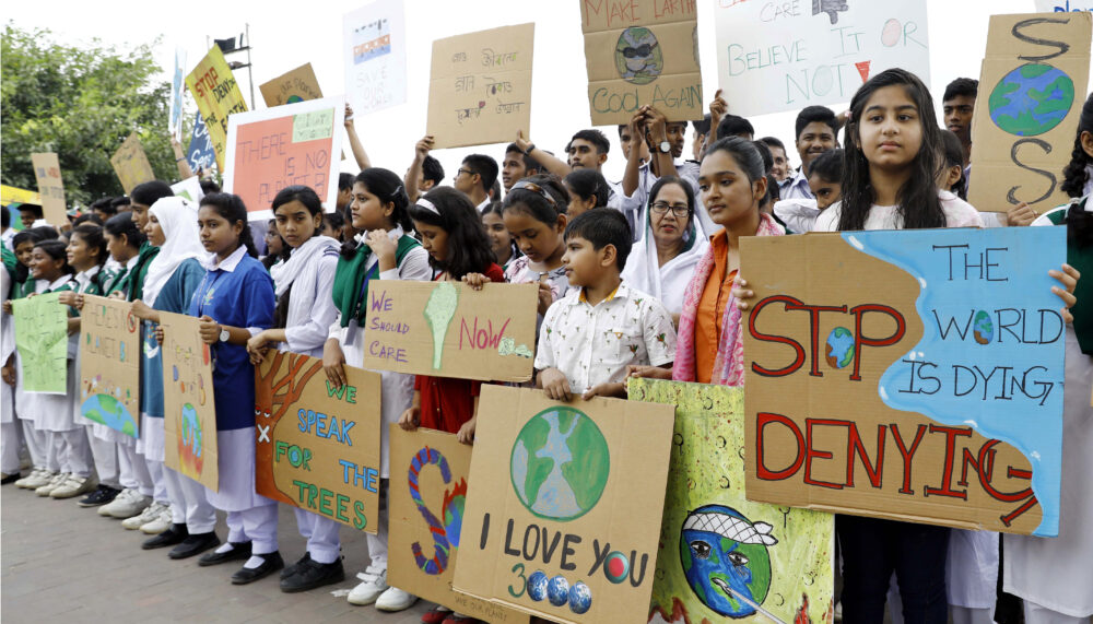Girls in Bangladesh at a climate protest 2019