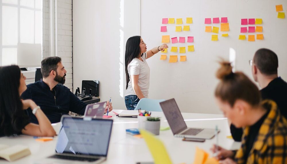 Different people participate in a workshop.