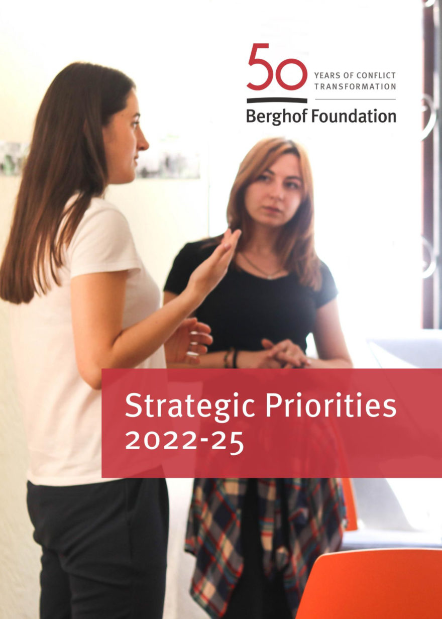 Handbook Dialogues - Berghof Foundation